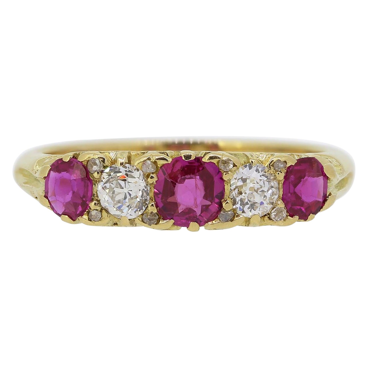 Viktorianischer Ring mit fünf Steinen Rubin und Diamant