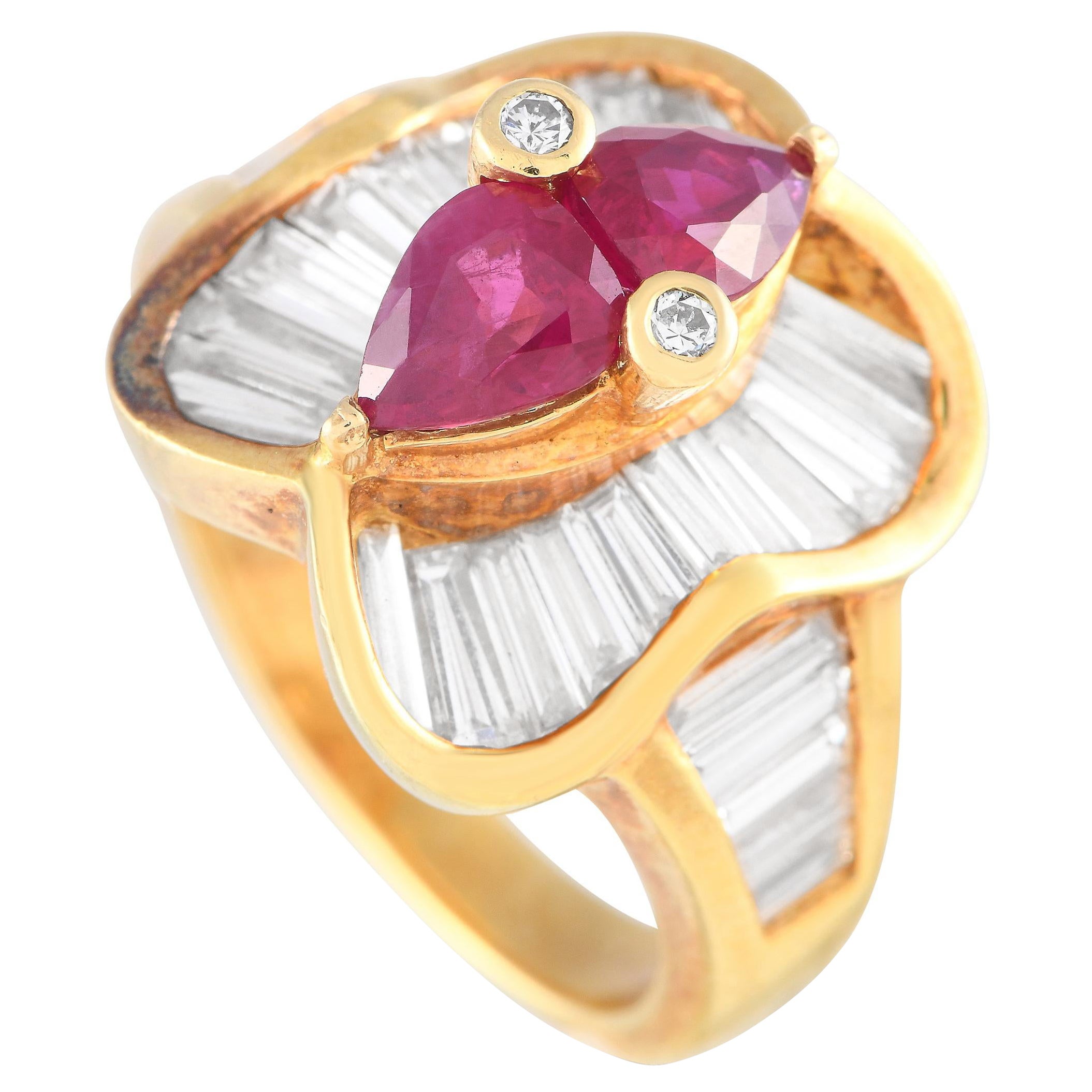 18 Karat Gelbgold 1,87 Karat Diamant Baguette- und Rubin-Ring
