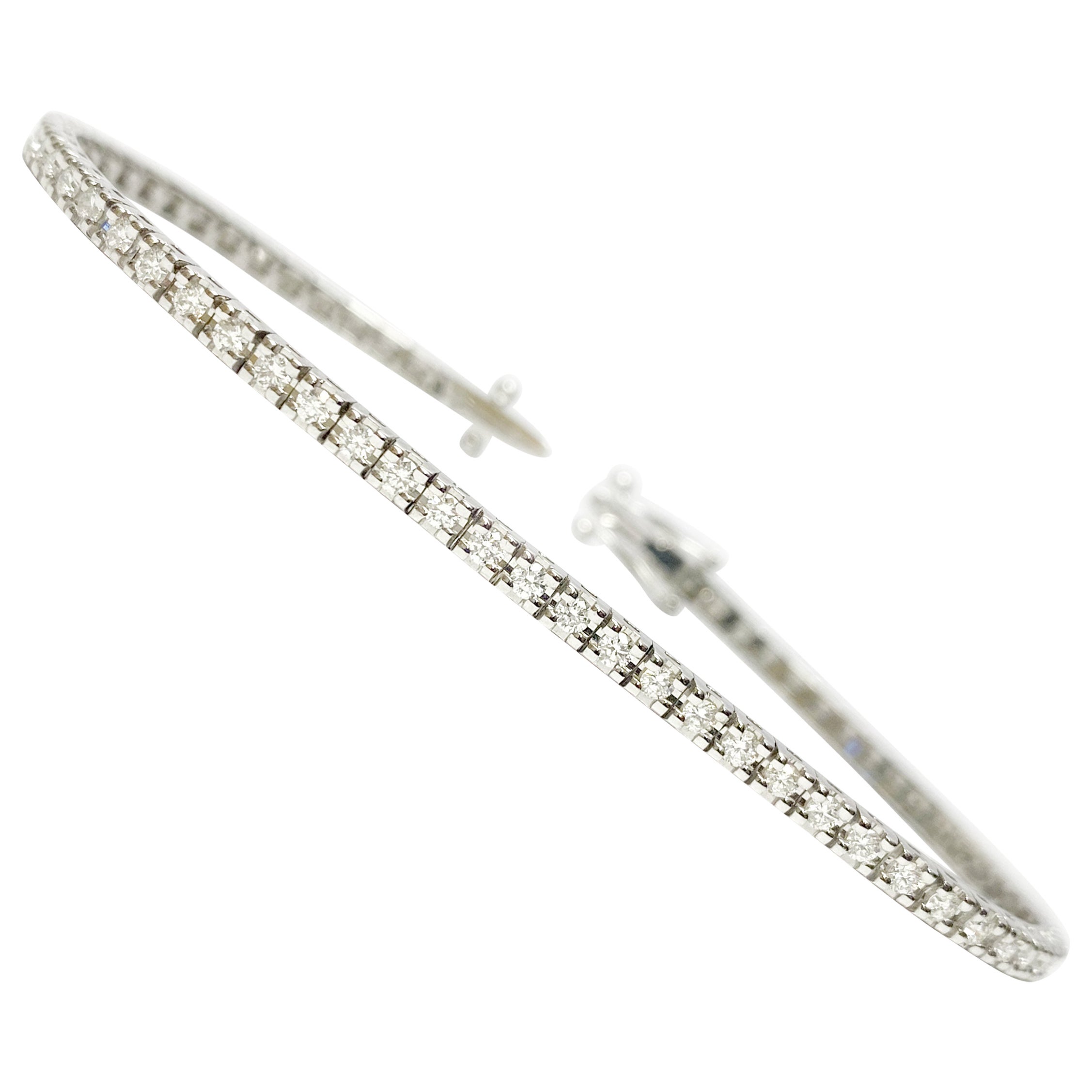 18 kt White Gold Tennis Bracelet with 1.50 Carat F Diamonds  For Sale