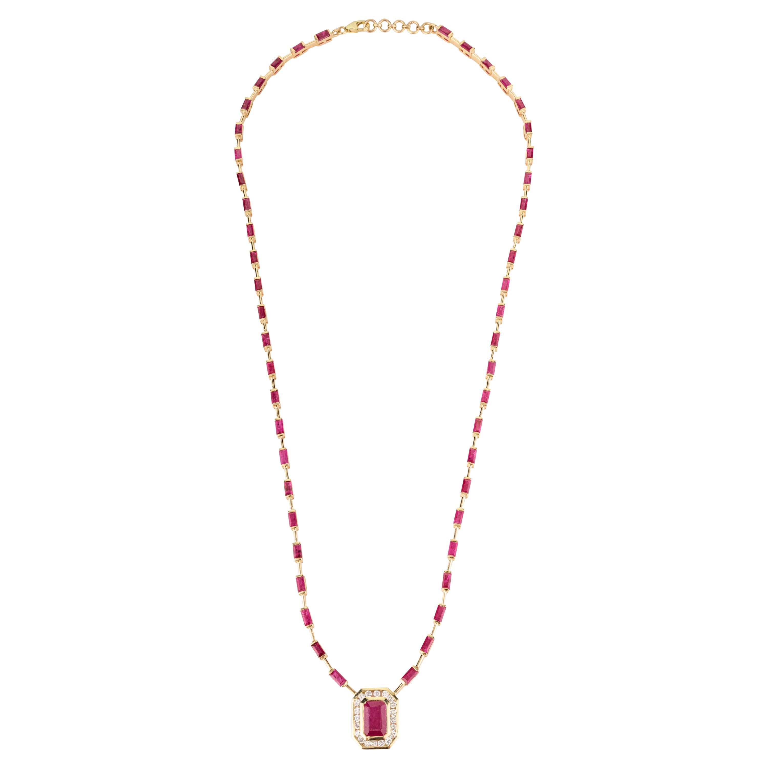 Exquis collier pendentif en or jaune 14 carats avec halo de diamants et rubis de 9,8 carats