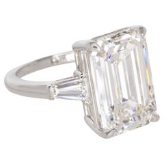 Bague en platine avec diamant taille émeraude certifié GIA de 4,05 carats et baguette effilée