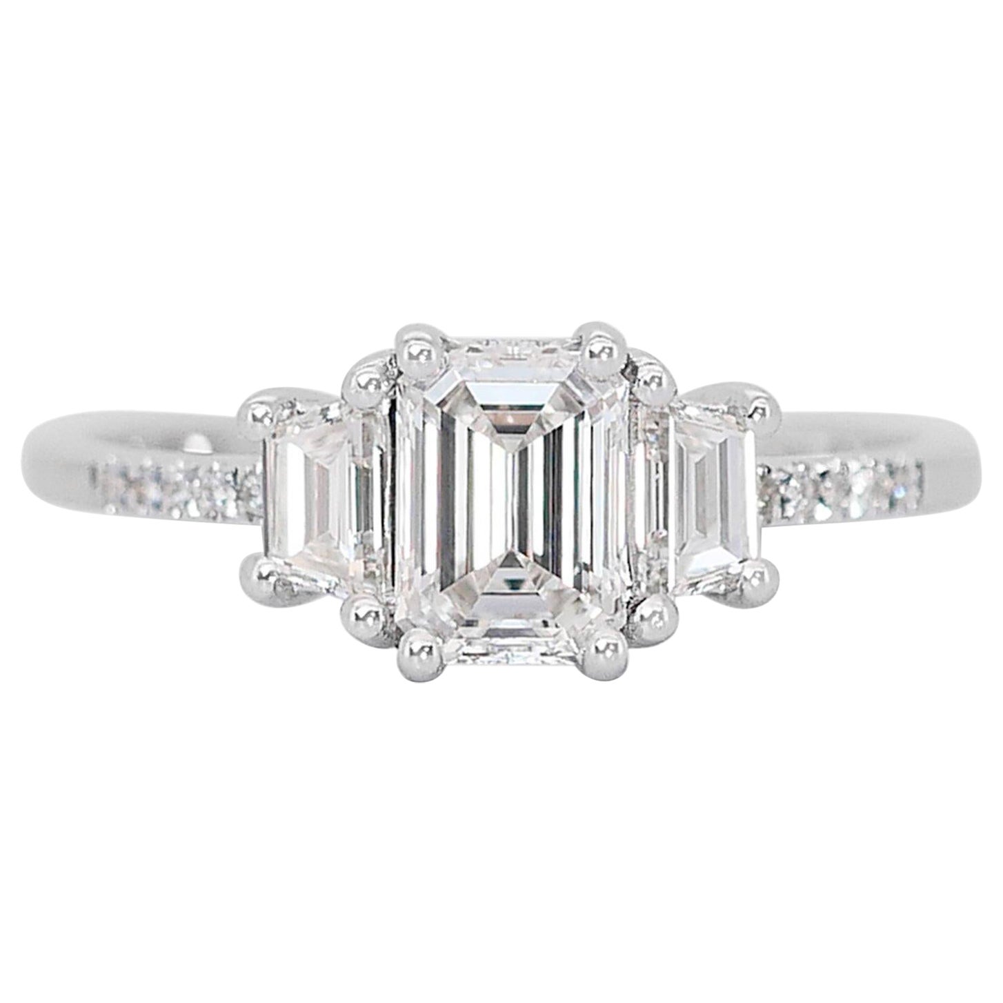 Elegant 1.11ct Diamond 3-Stone Ring in 18k White Gold - IGI Certified For Sale