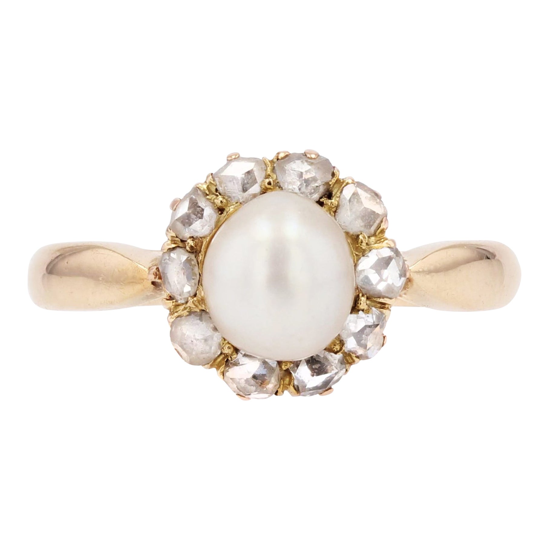 19th Century Fine Pearl Diamonds 18 Karat Yellow Gold Daisy Ring For Sale
