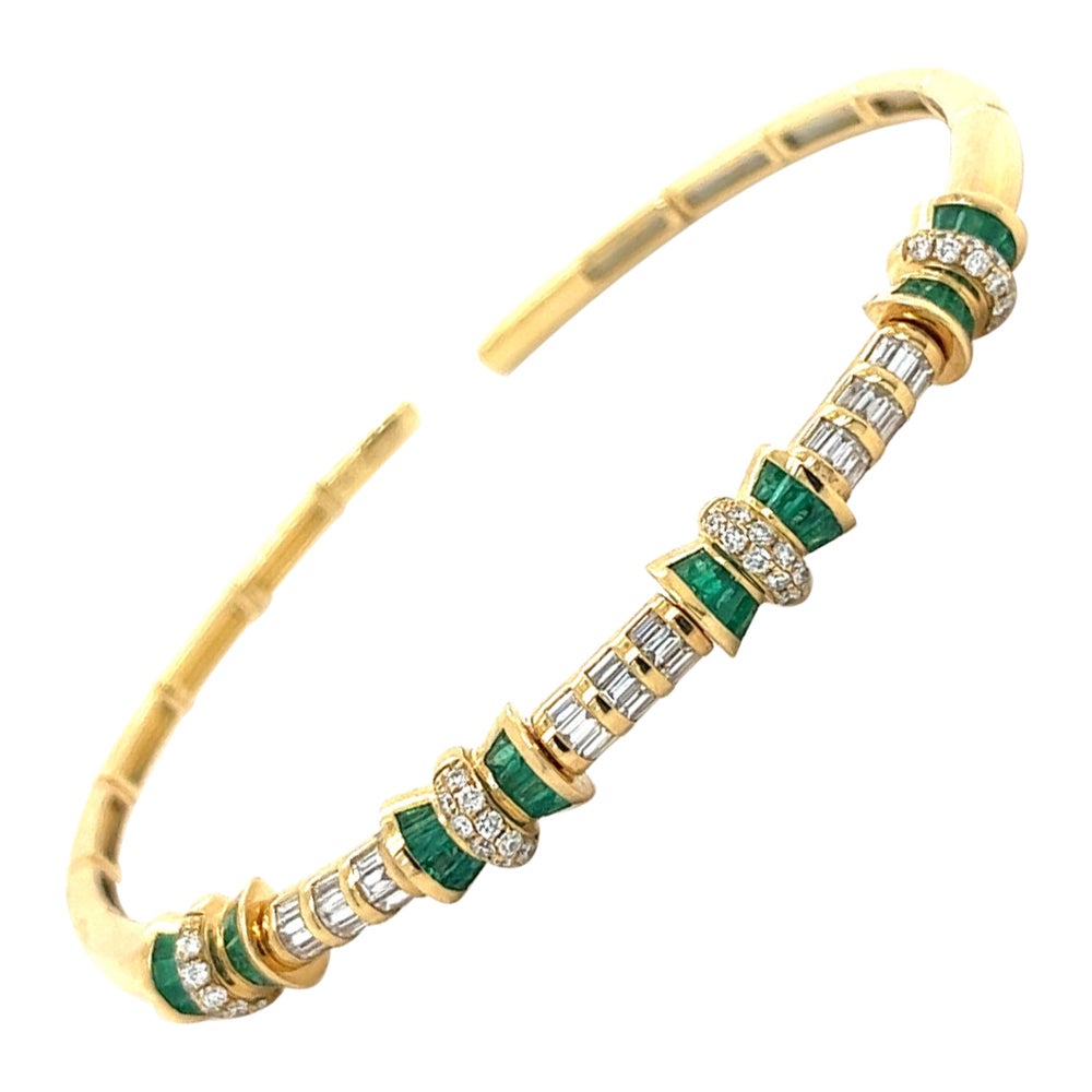 18K Yellow Gold Emerald Bracelets with Diamonds For Sale