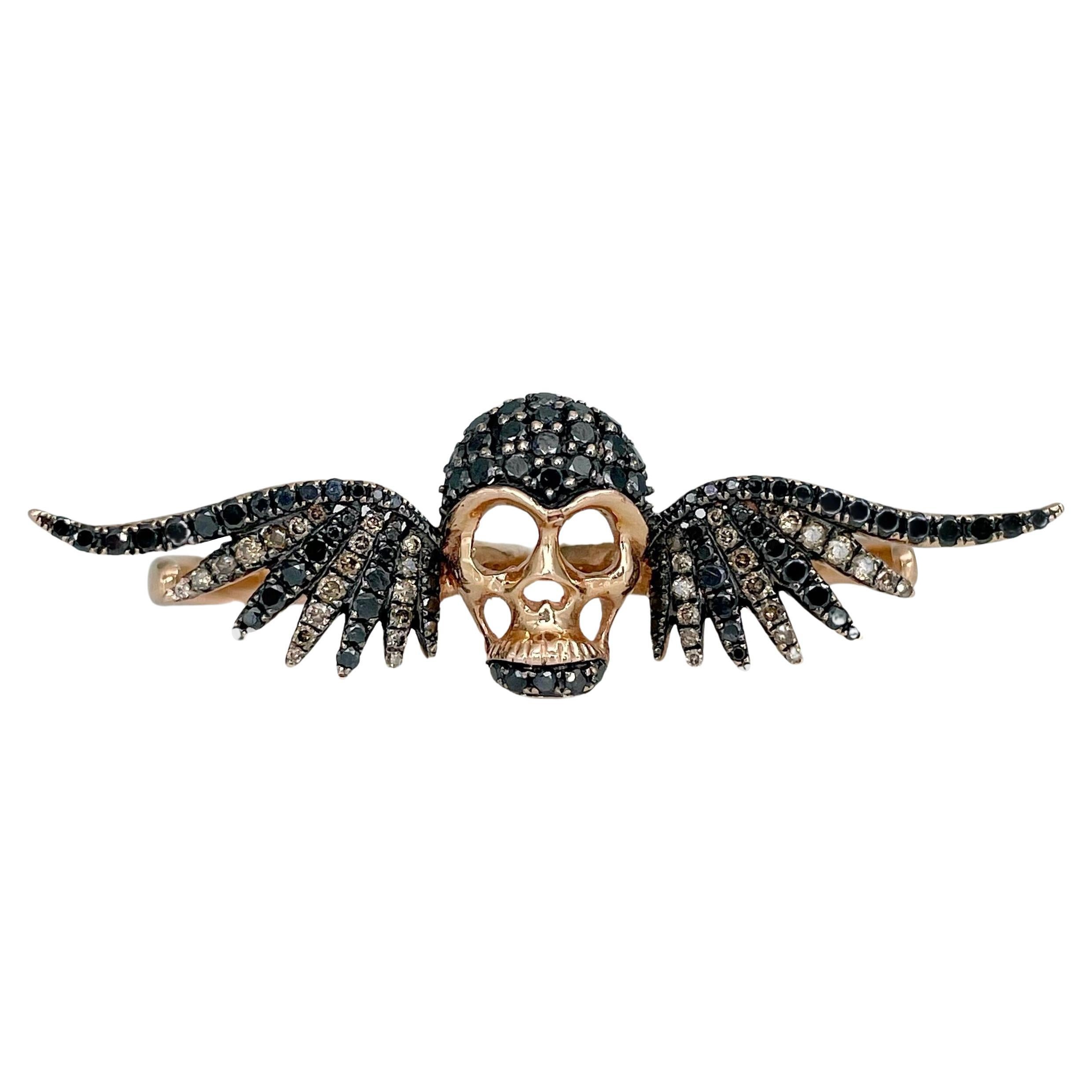 Modern 18 Karat Gold 1.10 Carat Black Diamond Skull Two Finger Cocktail Ring For Sale