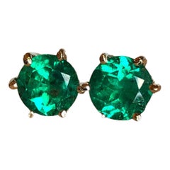 Round Cut 1.00 Carat Fine Colombian Emerald Stud Earrings 18K Yellow Gold