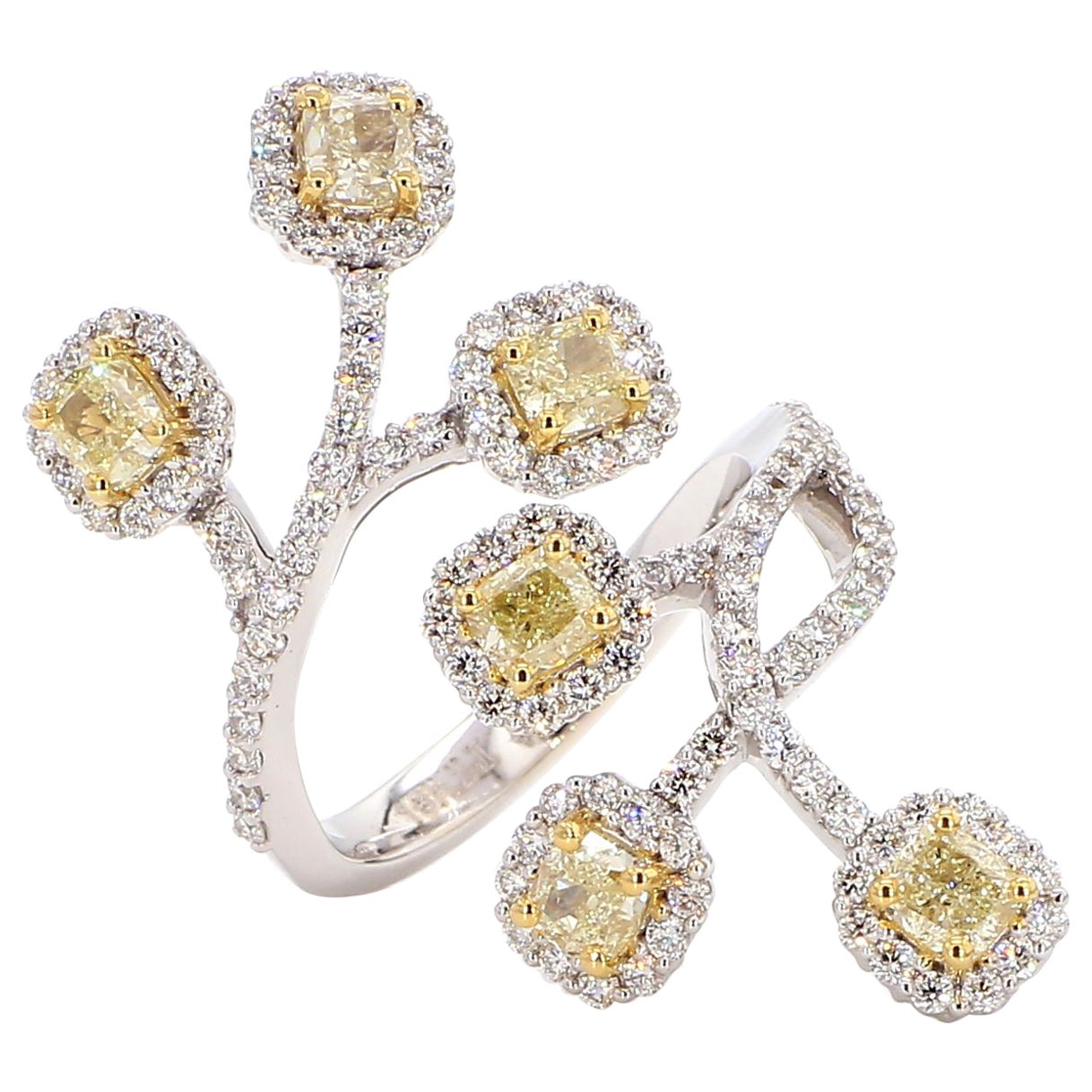 Natürlicher gelber Diamant im Kissenschliff 3,20 Karat TW Gold Cocktail-Ring im Angebot