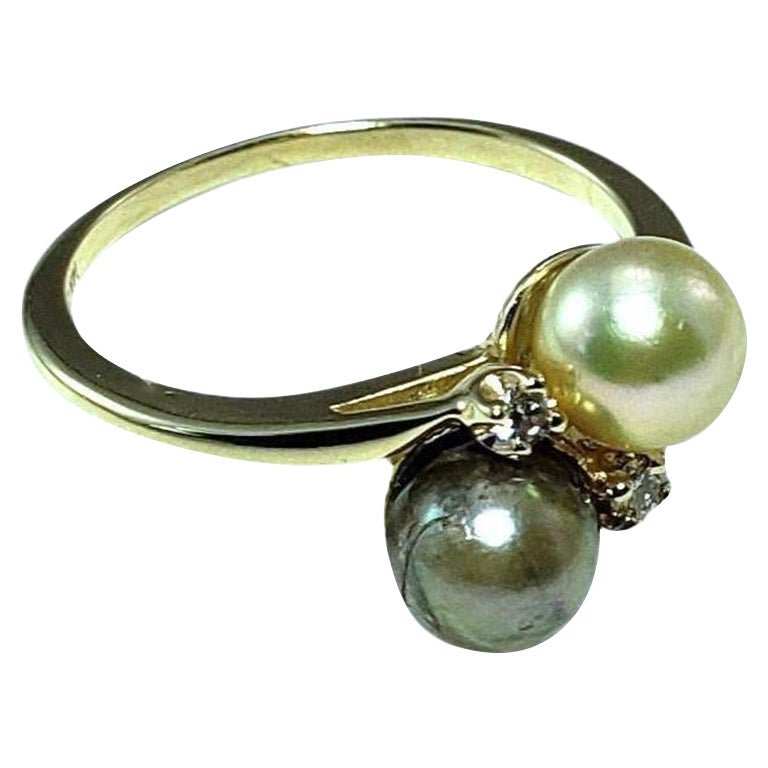 Bague en or jaune 14 carats avec perles et diamants taille 8 n° 15086 en vente