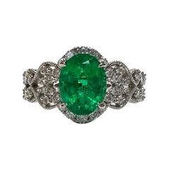Anello ovale con smeraldo da 2,05 CTS
