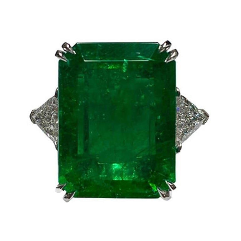 Emerald EC Ring 17.45 CTS For Sale