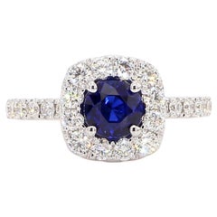 Natürlicher blauer runder Saphir und weißer Diamant 1.97 Karat TW Gold Cocktail-Ring