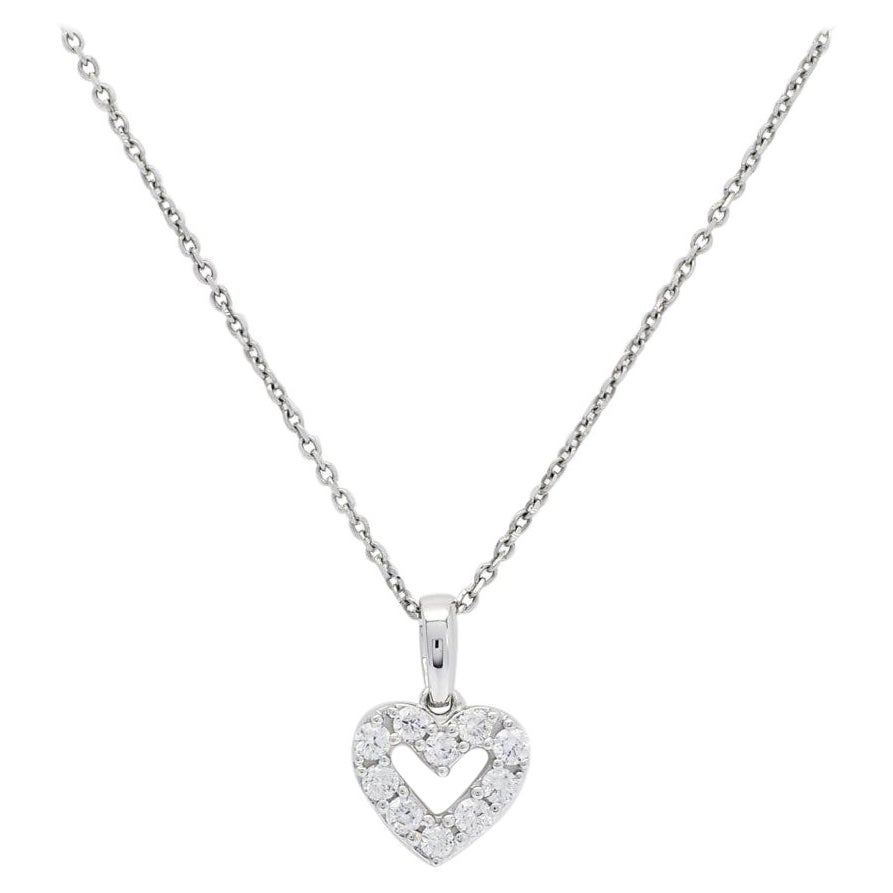 Natural Diamond 0.23 carats 18k White Gold Heart Pendant Chain Necklace For Sale