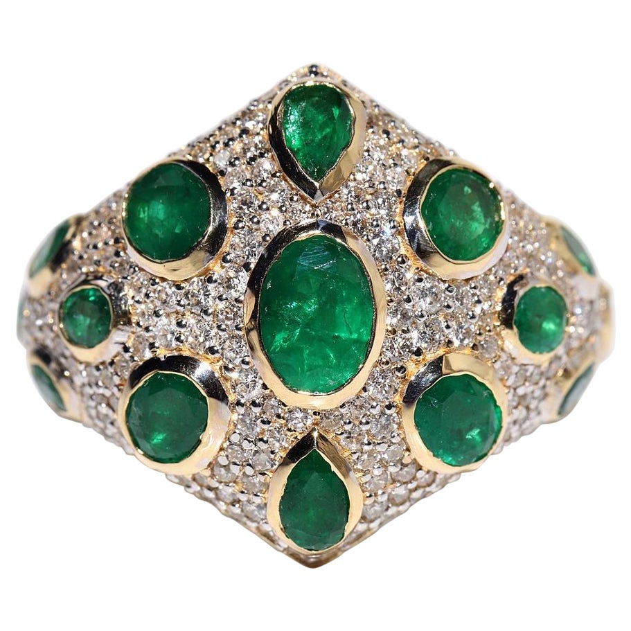 Vintage Circa 1990s 18k Gold Natural Diamond And Emerald Decorated Ring For Sale