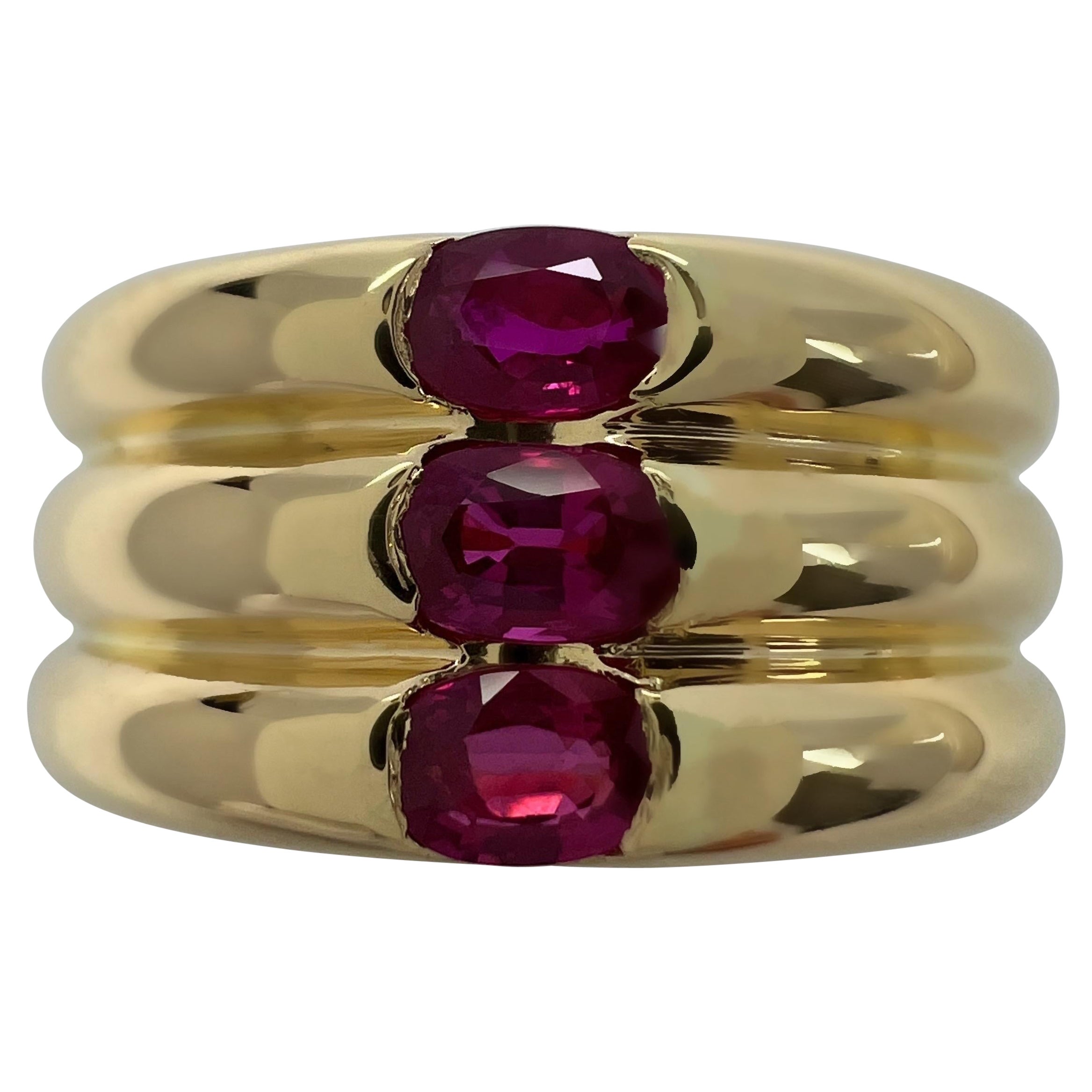 Rare Vintage Cartier Red Ruby Ellipse 18k Yellow Gold Three Stone Band Ring 53 For Sale
