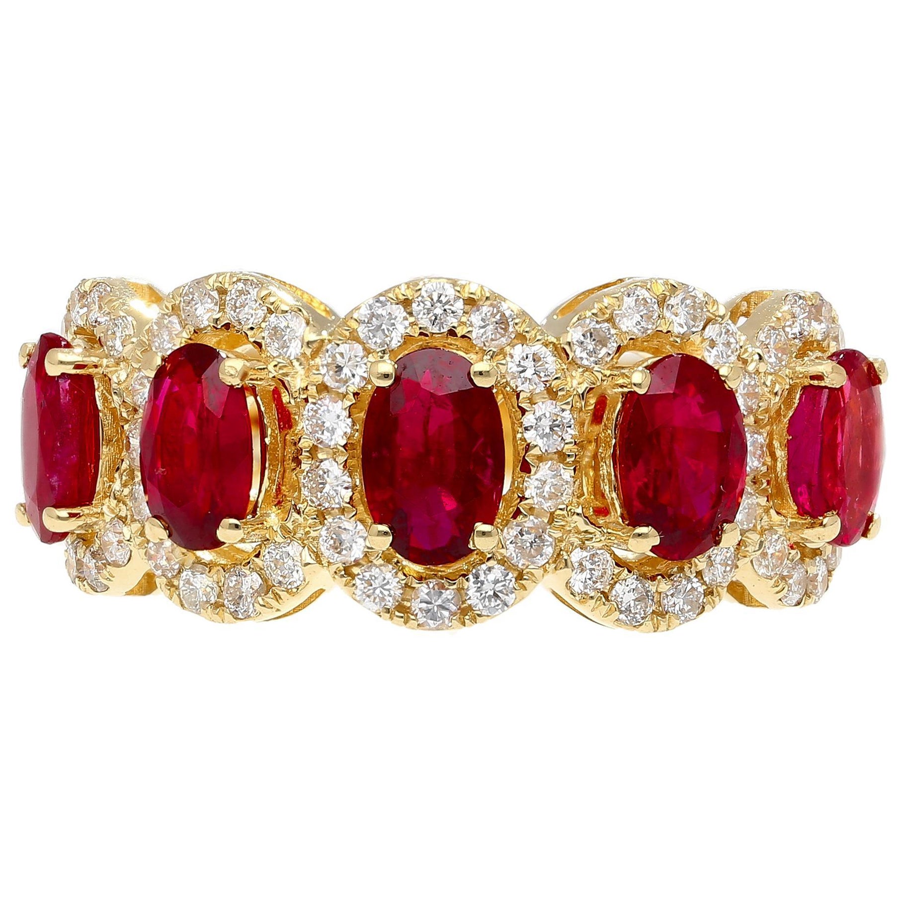 Alianza de boda con halo de diamantes y rubíes talla oval de 3,43 quilates en oro de 18 quilates en venta