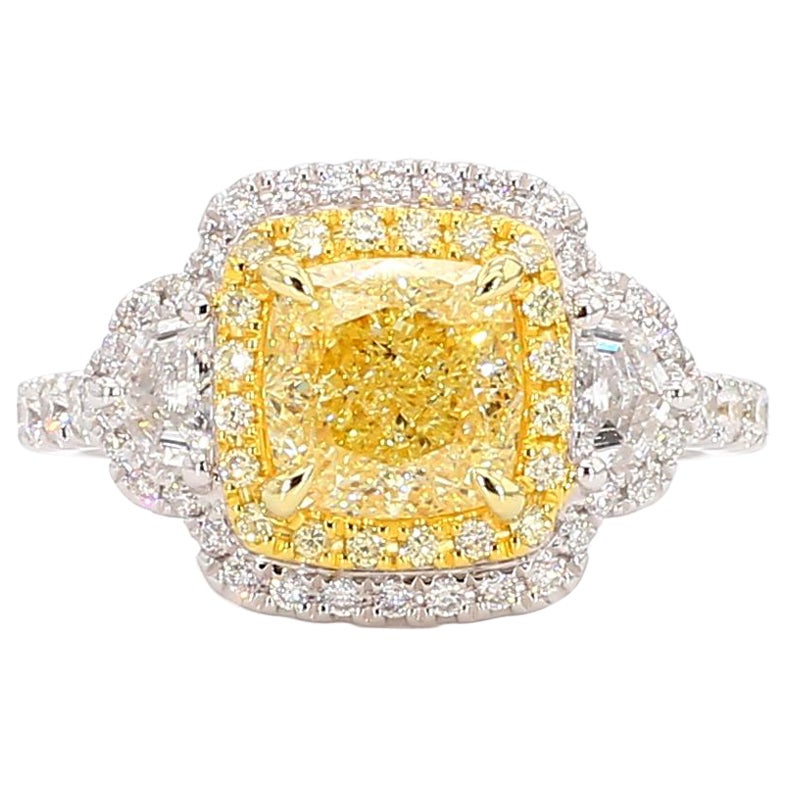 GIA-zertifizierter natürlicher gelber Diamant im Kissenschliff 3.05 Karat TW Platin Cocktail-Ring