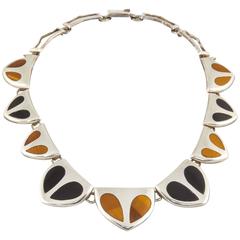 1970s Inlaid Tiger's Eye With Inlaid Onyx Cleopatra Sterling Silver Necklace
