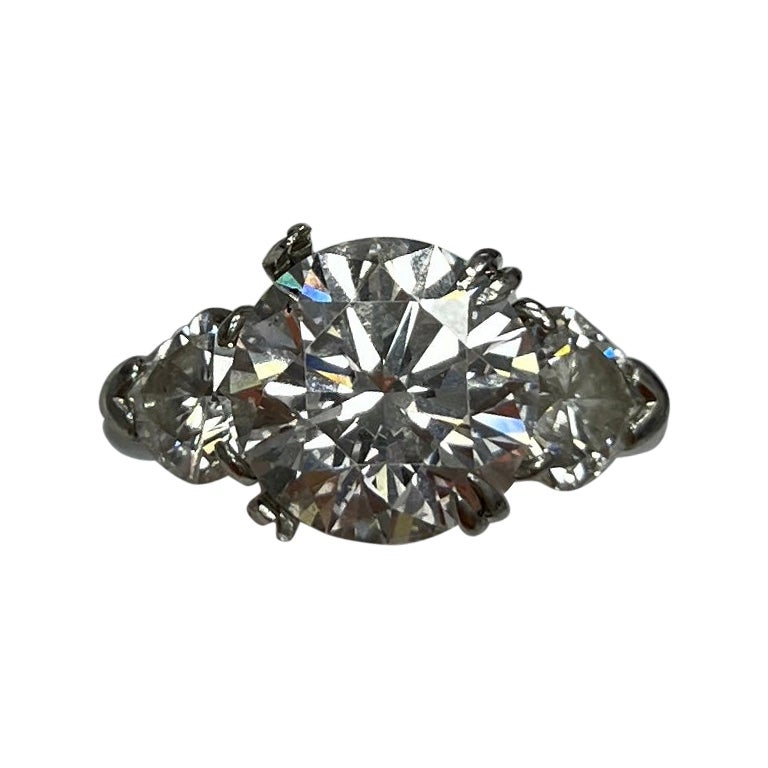 Harry Winston Platinum 4.05 cts Diamond Ring For Sale