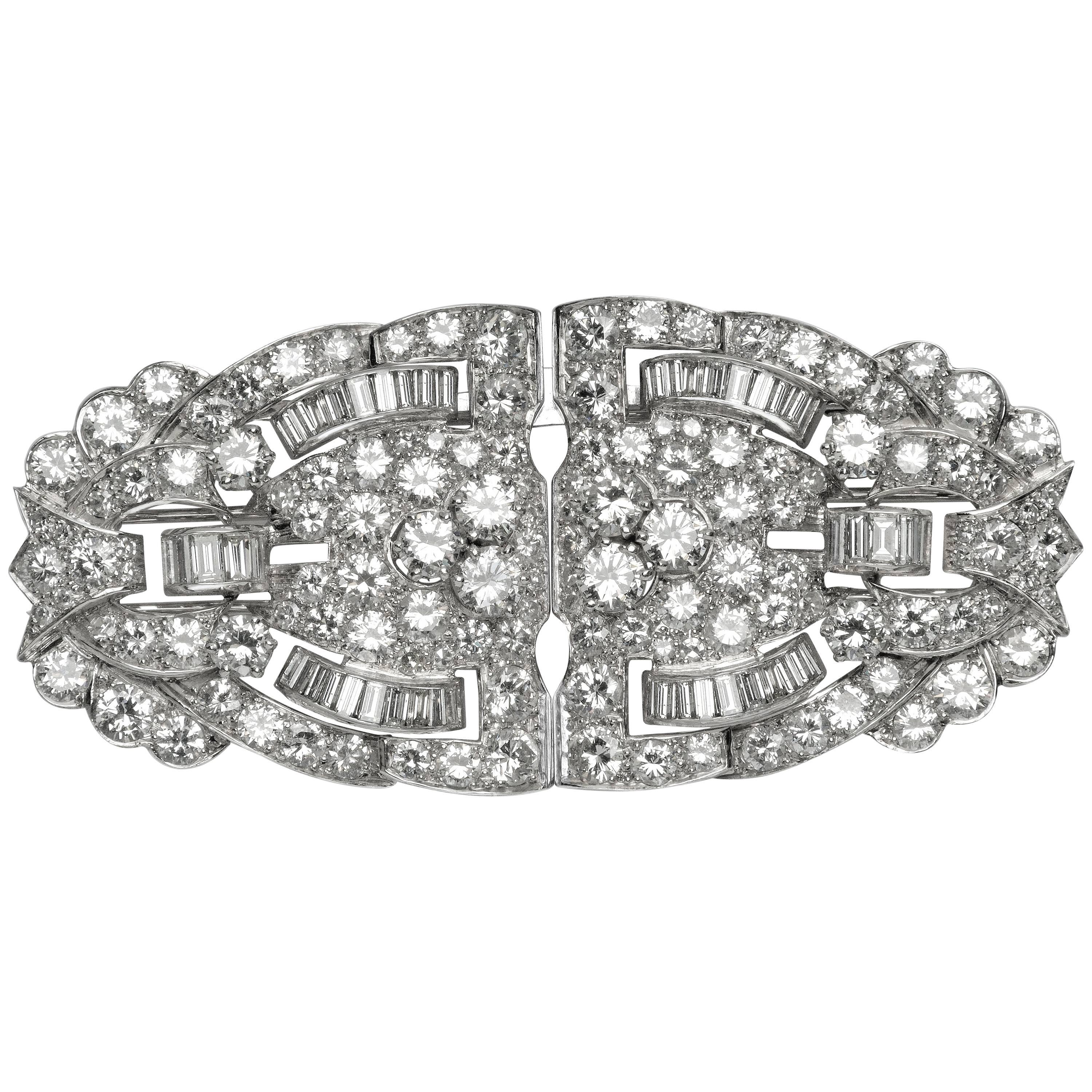 1930s French Art Deco Double Clip Diamonds and Baguettes Platinum Brooch  For Sale