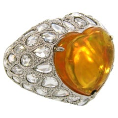 Anillo de oro blanco con diamante y ópalo australiano de 5,51 quilates