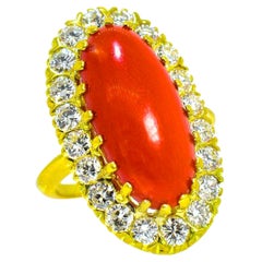 Bague ancienne en corail rouge et diamants, 18K et Oxblood, circa 1960