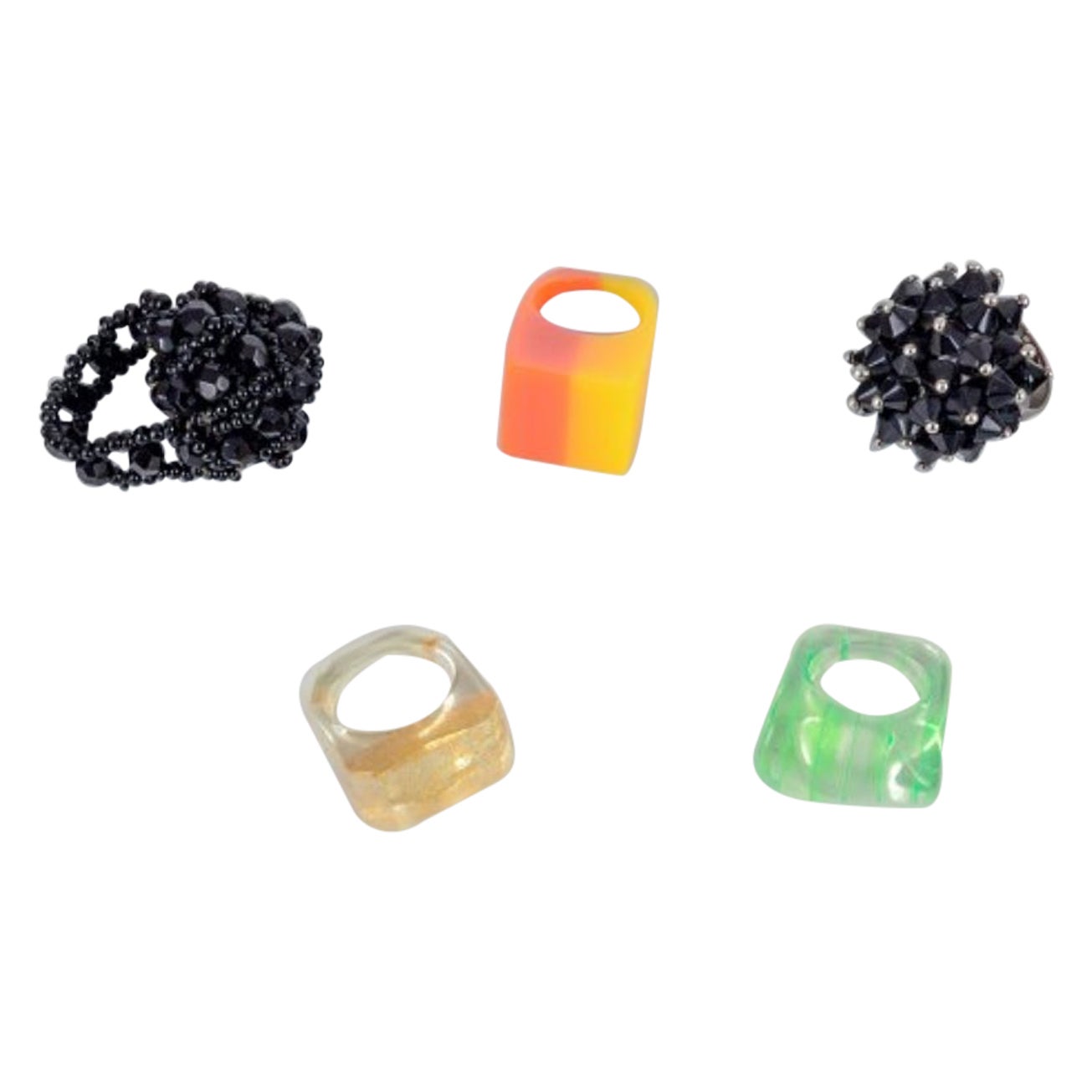 French jewelry artist. Five designer rings in plastic. 1960s/70s