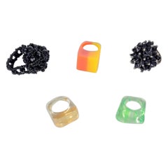 French jewelry artist. Five designer rings in plastic. 1960s/70s