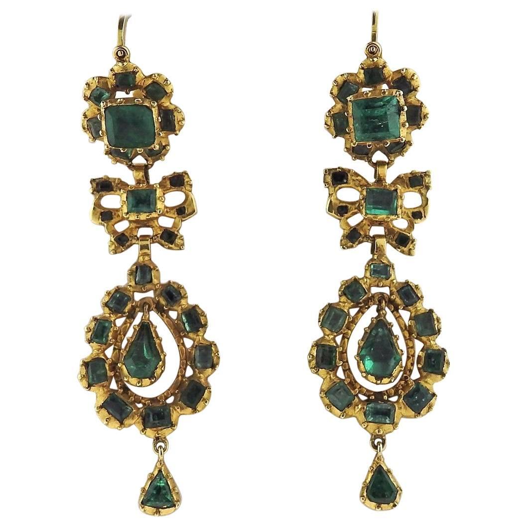 Antique Iberian Emerald Gold Long Dangle Earrings For Sale at 1stdibs
