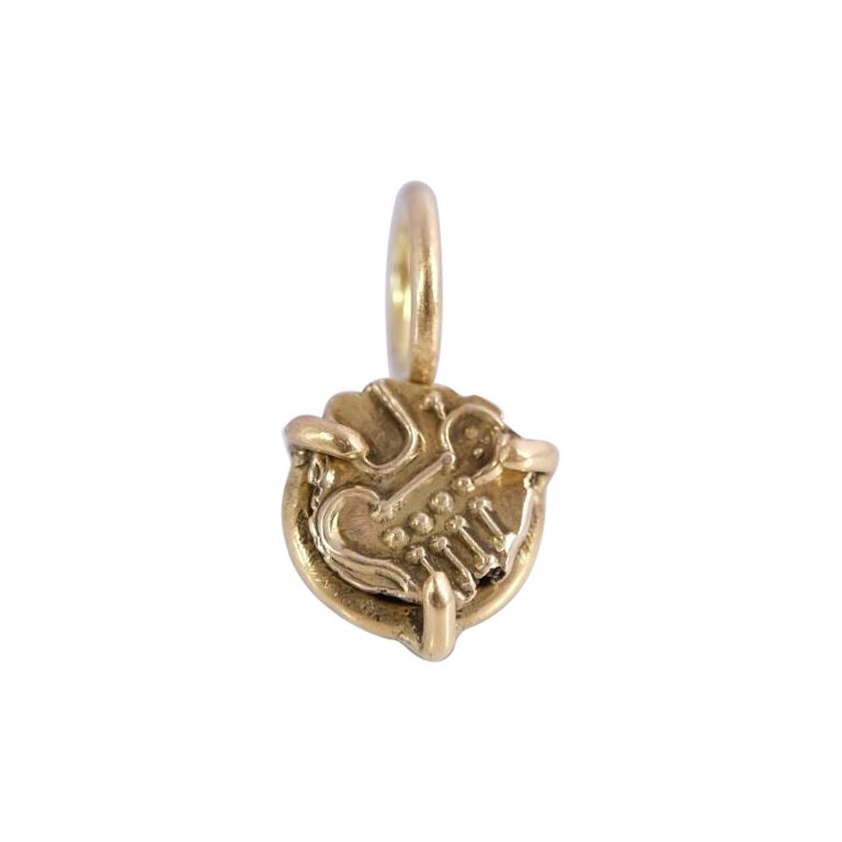 Indian Gold Coin (Fanam) from about 1700 AD set in 18k Gold