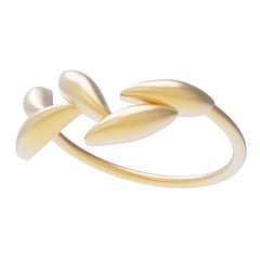 Matisse´s Royal Tears Solo Ring 18k Yellow Gold, Larissa Moraes Jewelry