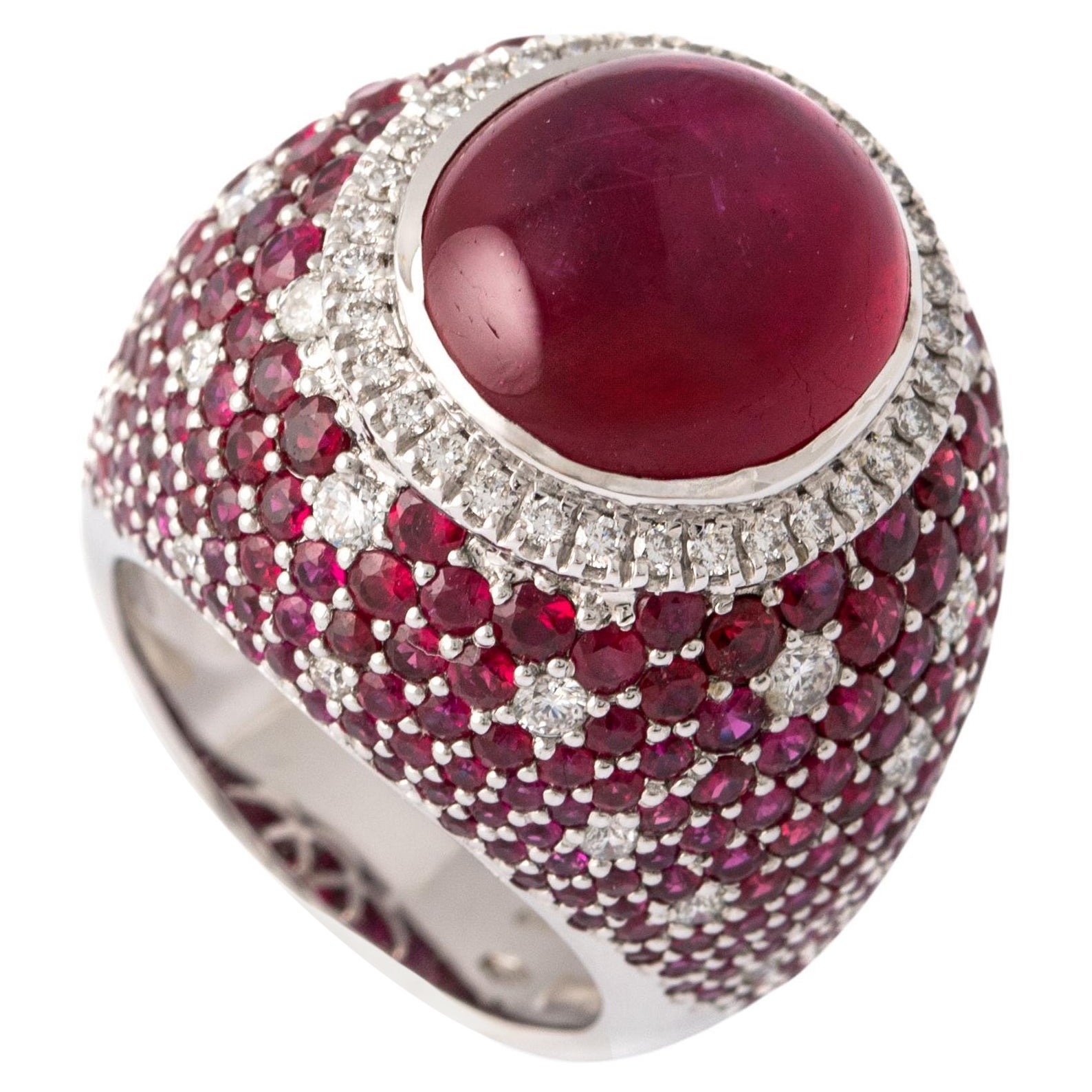 14.00 Carat Ruby Cabochon White Gold 18K Diamond Ring