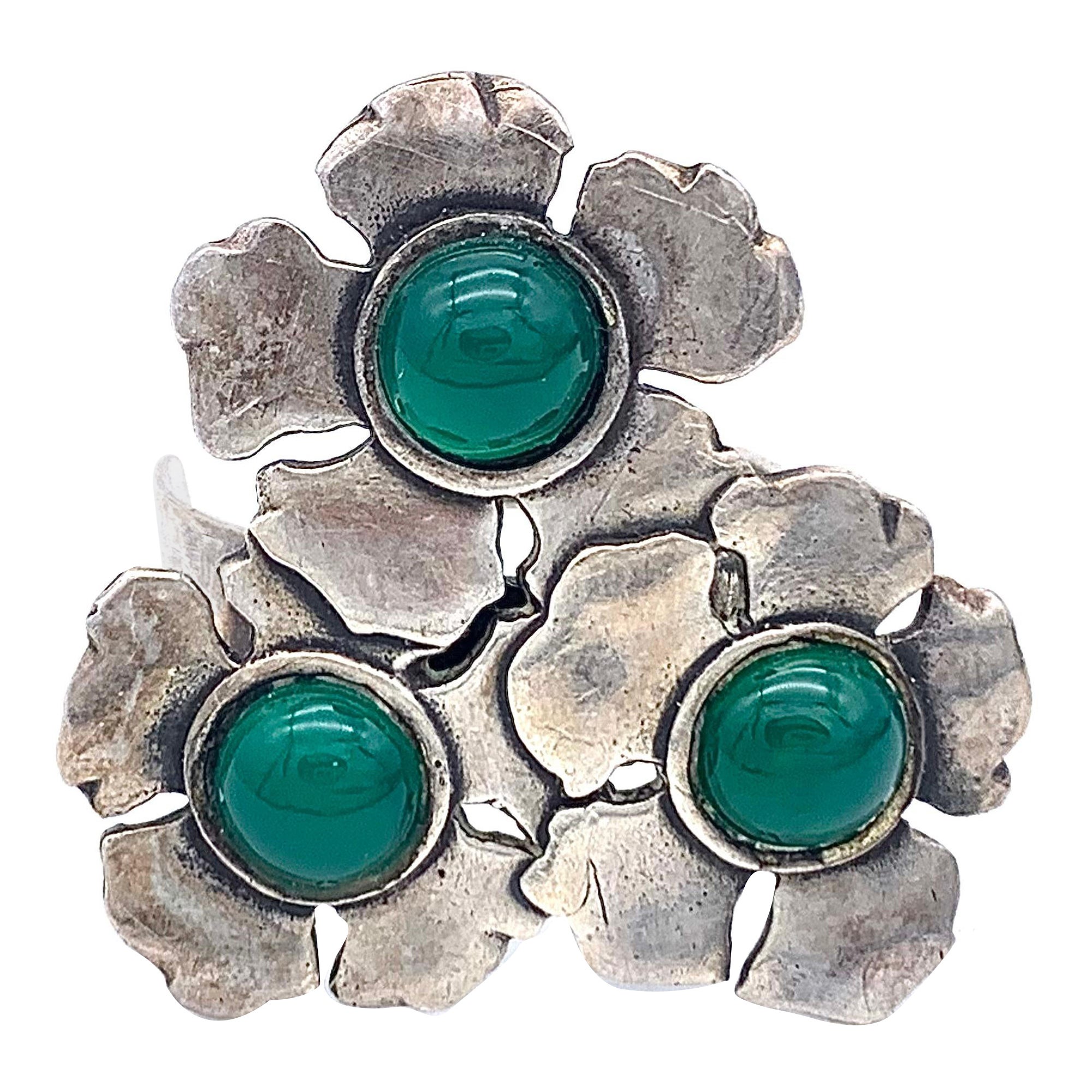 Antique Art Deco Silver Triple Flower Chalcedony Cabochon Ring For Sale