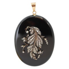 Antique Victorian Onyx Medaillon Pendant 14K Gold & Pearls