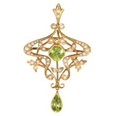 Antique 15ct Yellow Gold Peridot and Seed Pearl Pendant/Brooch