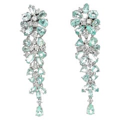 Boucles d'oreilles pendantes en or blanc 18 carats avec tourmaline Paraiba et diamants