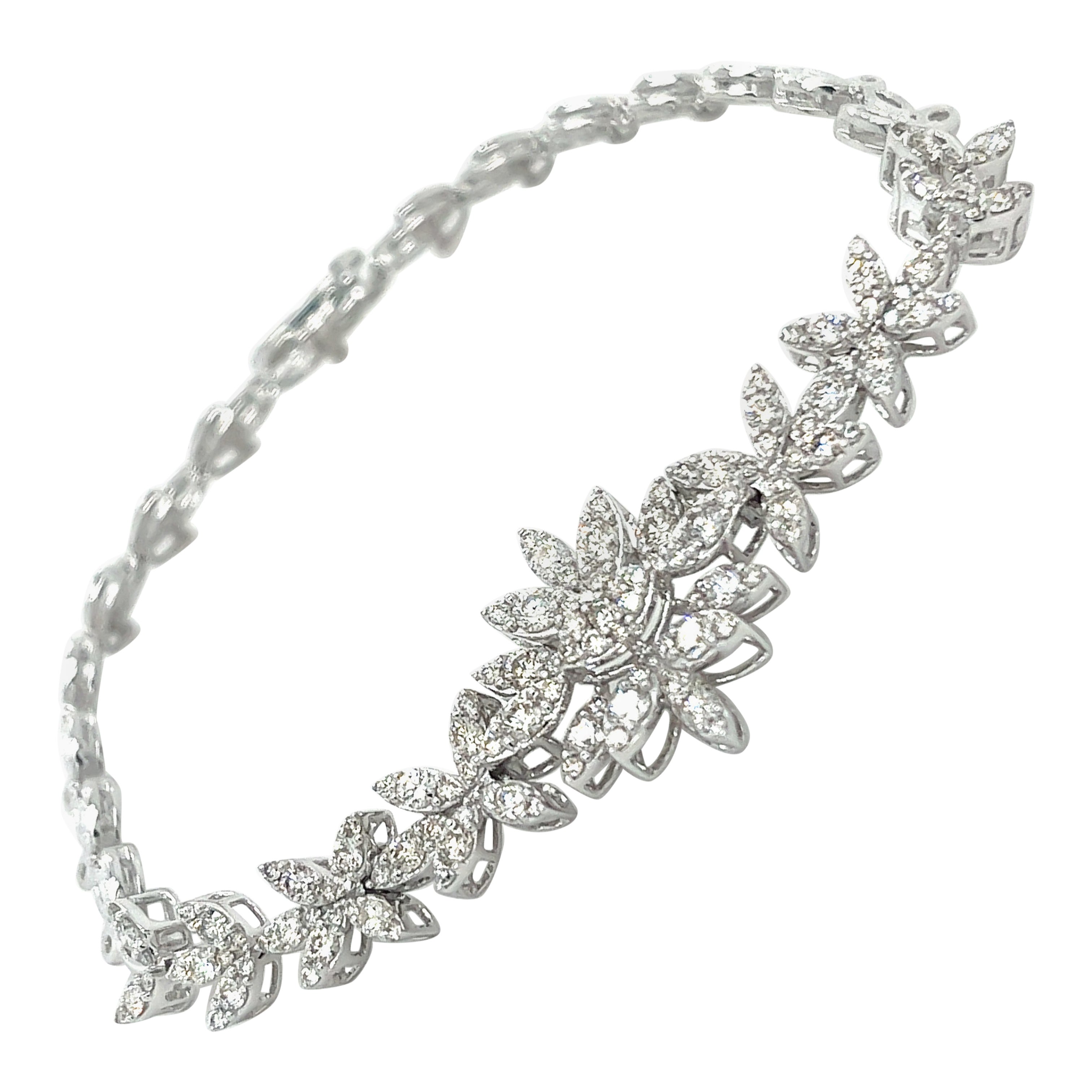 18K White Gold Classic Diamond Bracelet For Sale