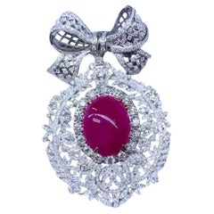 Certificado AIG 47.00  Ct Rubí birmano  Broche/Colgante de oro de 18 quilates con diamantes de 8,90 quilates