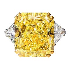 EXCEPTIONAL GIA Certified 10 Carat Fancy Yellow Radiant Cut Platinum Ring