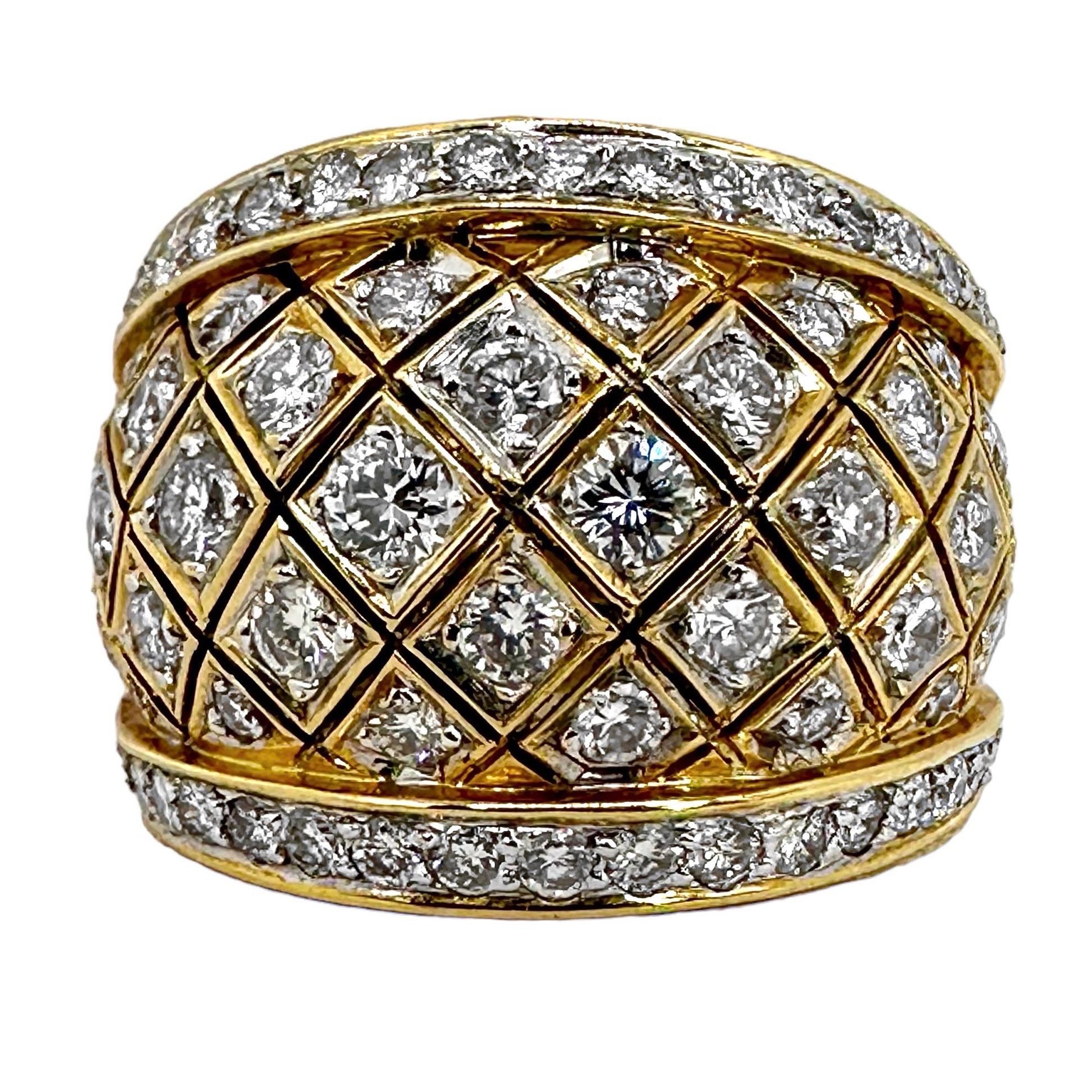 Breites Band aus 18 Karat Gelbgold mit Diamanten besetztem Bombe' Gittermuster