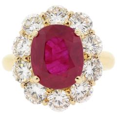 G.I.A. Certified 5.56 carat Natural Corundum Red Ruby Diamond gold Ring