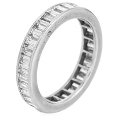 Anillo vintage Oscar Heyman de 2,45 quilates de diamantes en platino con banda de eternidad