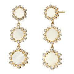 Syna Mogul Hex Ohrringe aus Gelbgold mit Perlmutt und Diamanten