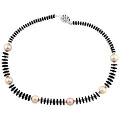 Stunning elegance of Black Onyx and peachy Pearls necklace 8