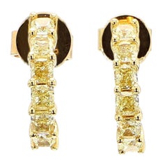 Orecchini a goccia in oro giallo con diamante naturale a cuscino da 0,82 carati TW