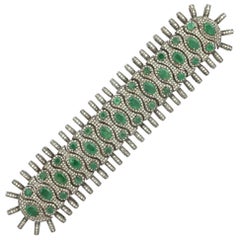 Bracelet artisanal Macrame pavé de diamants et émeraudes