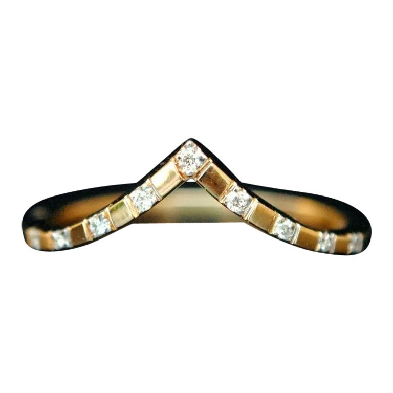 Alianza de Diamante Natural en Forma de V en Oro de 14k
