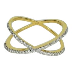 Anillo Cruzado de Diamantes Pave en Oro de 14k