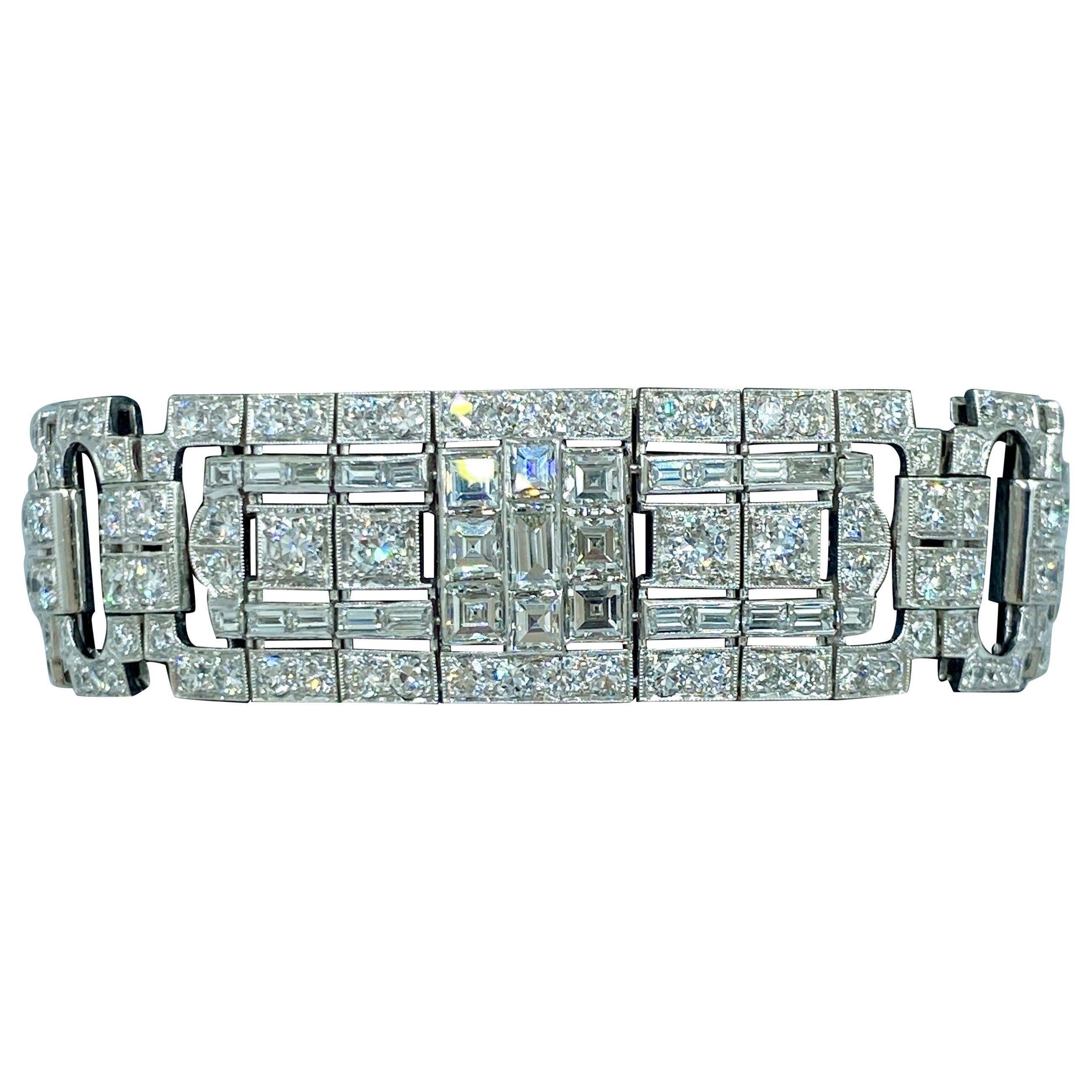 Remarkable 1940s French Art Deco platinum and diamond bracelet
