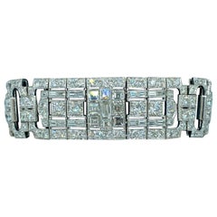 Notevole bracciale Art Deco francese degli anni '40 in platino e diamanti