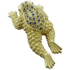 Kieselstein-Cord Sapphire Ruby Gold Frog Brooch